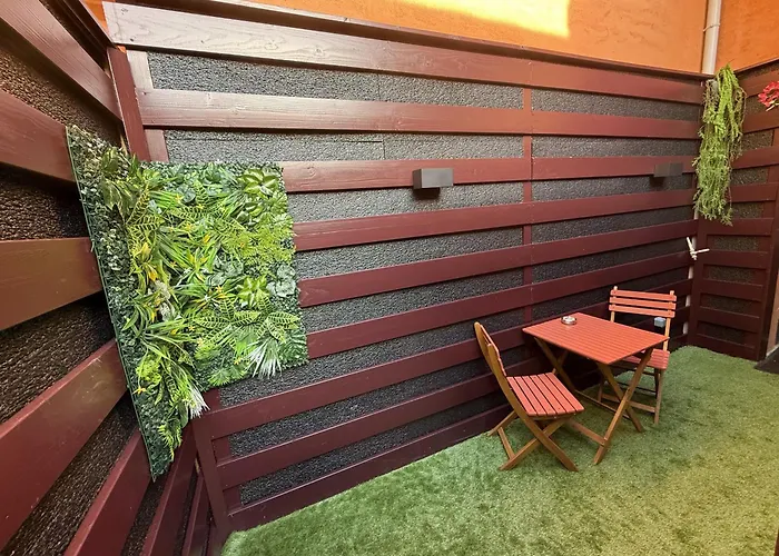 La Apartment *